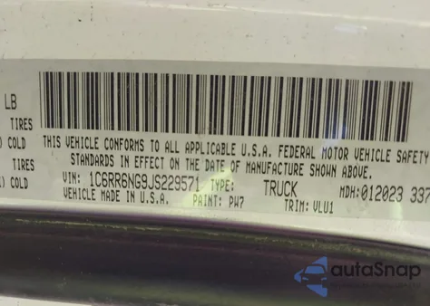 2018 Ram 1500 Laramie 4X2 5'7 Box z USA, uszkodzony, nr VIN 1C6RR6NG9JS229571